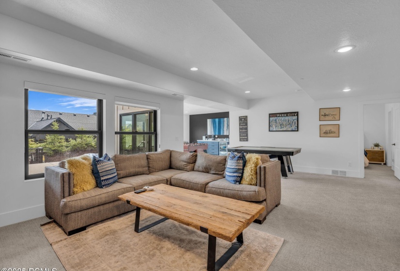 39-web-or-mls-2698-s-bailey-ct
