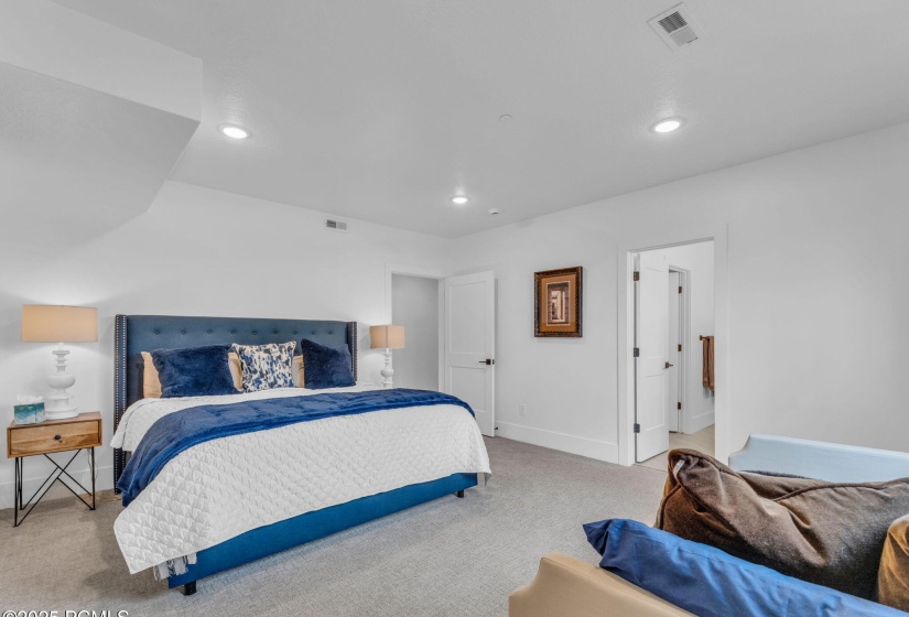 45-web-or-mls-2698-s-bailey-ct