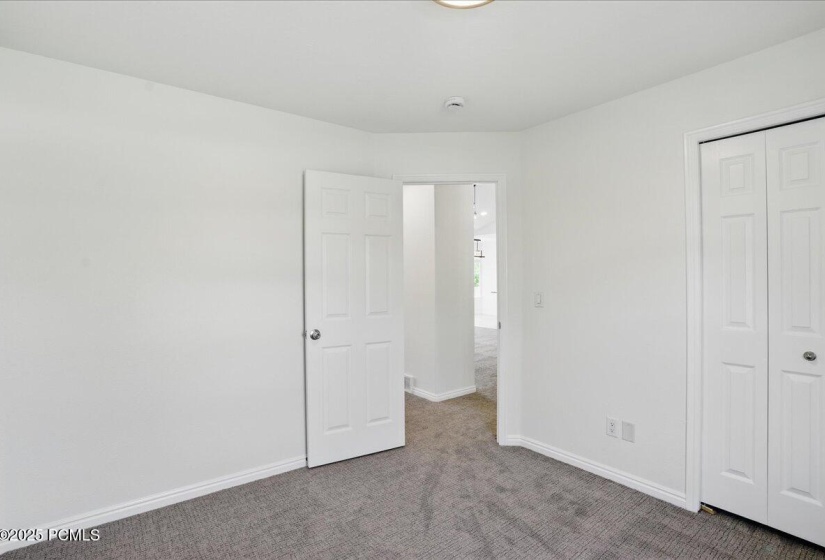 25-5167 Rodeo Cir Spring-24