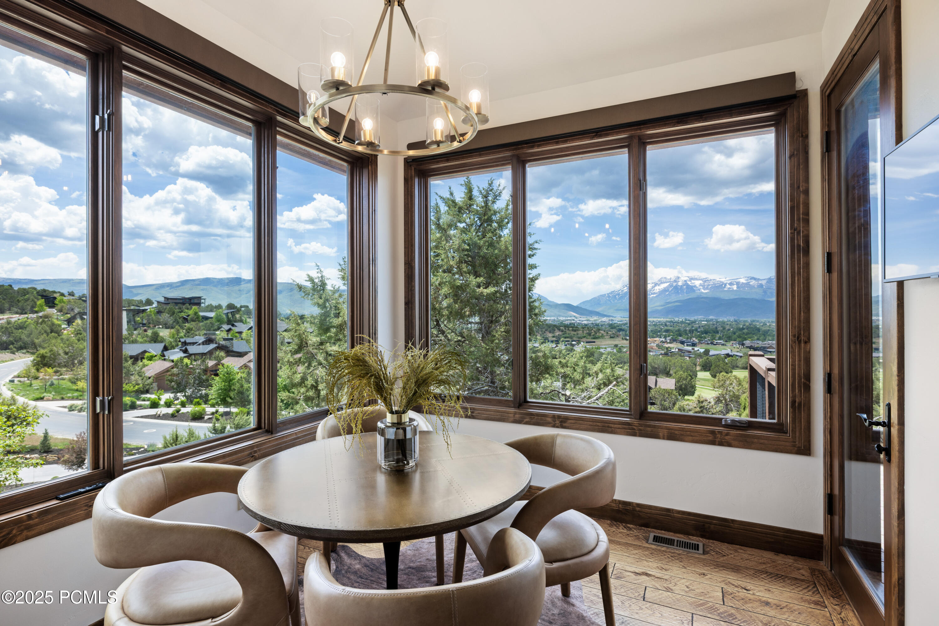 2314eFlattopMountainDr-17