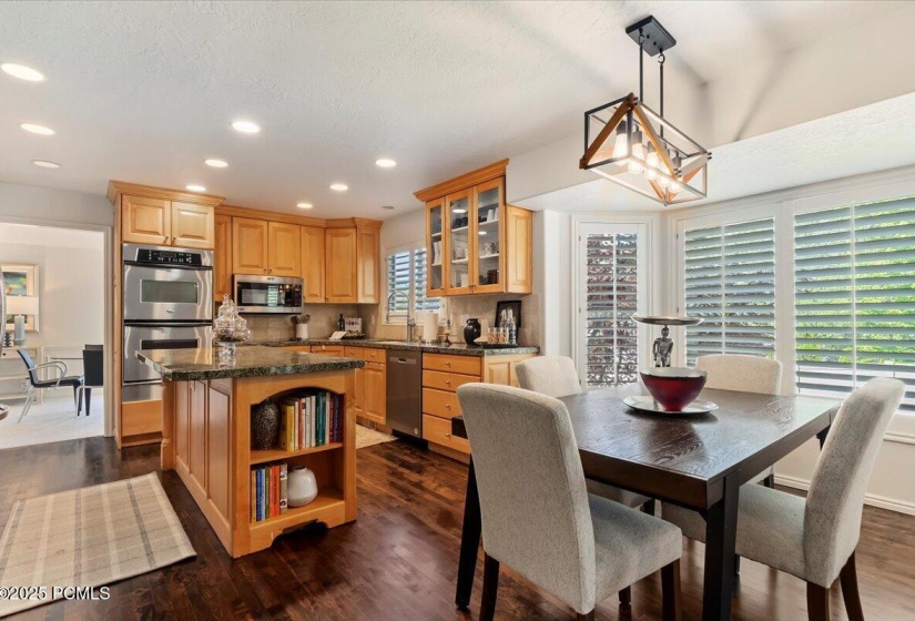 18-Kitchen & Dining