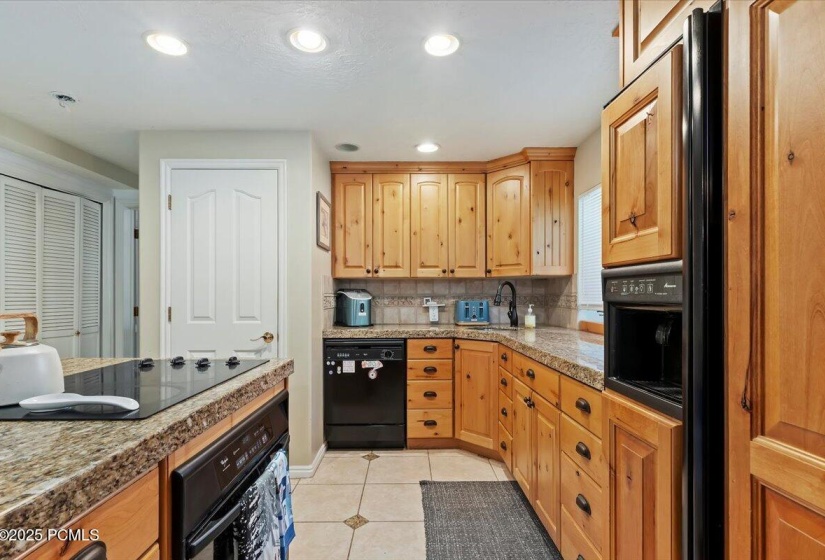 39-Kitchenette