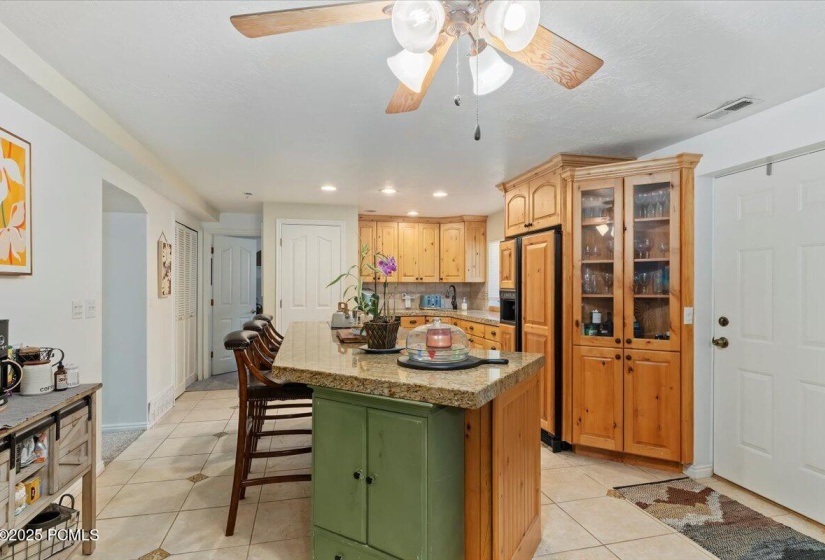 40-Kitchenette