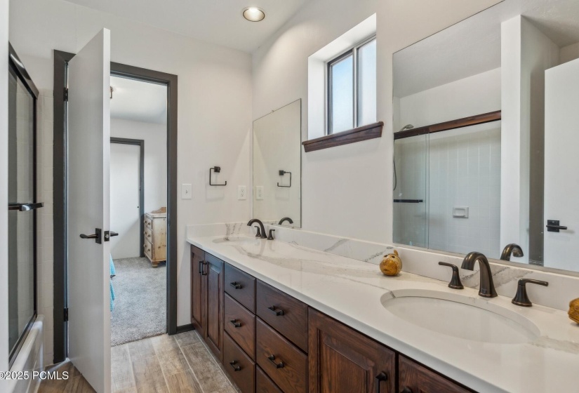 18_Bathroom_1800x1200_4235590