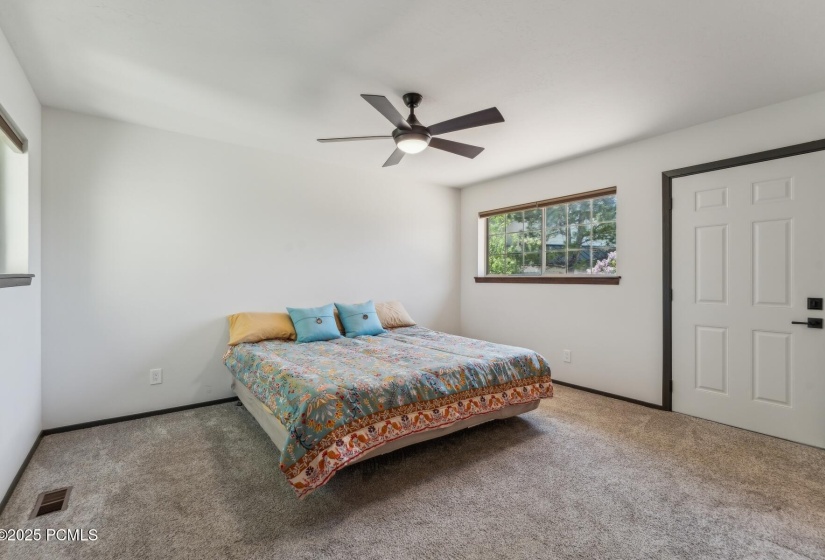 22_Bedroom_1800x1200_4235594