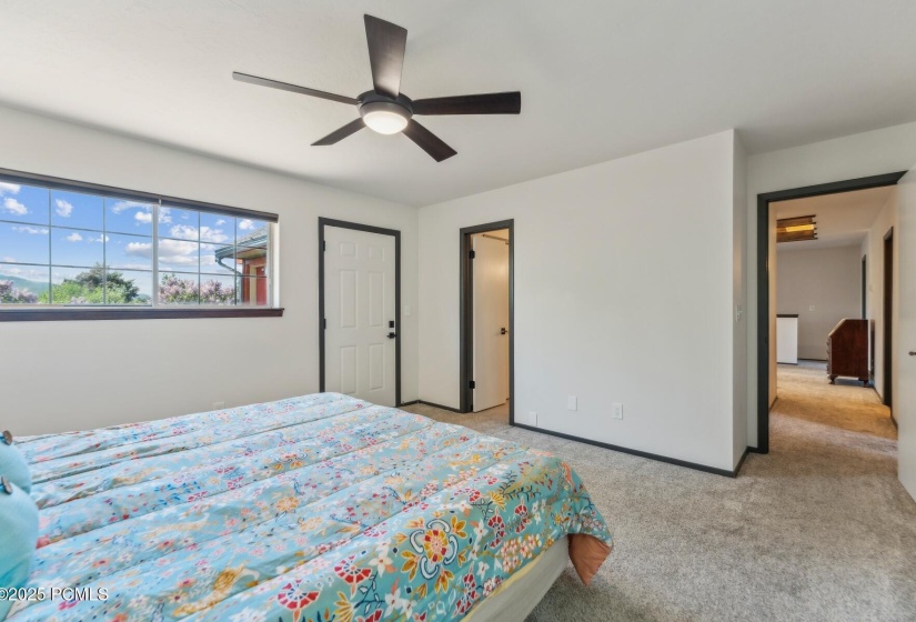 23_Bedroom_1800x1200_4235595