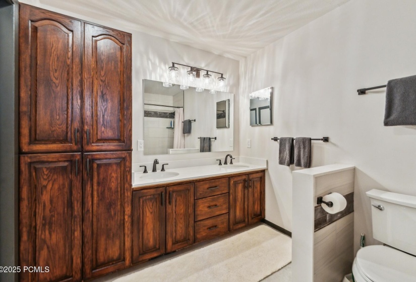 26_Bathroom_1800x1200_4235598
