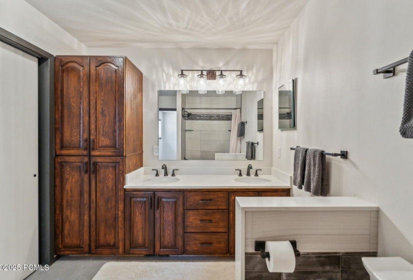 27_Bathroom_1800x1200_4235599
