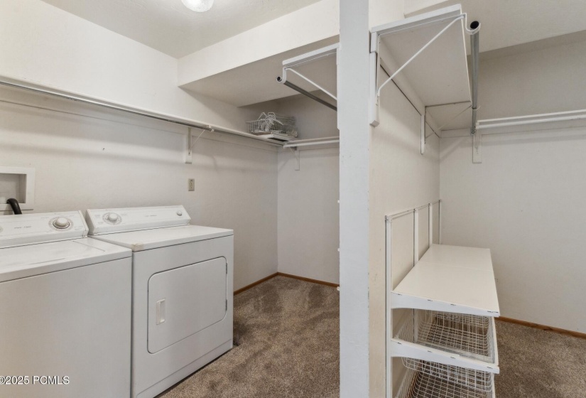 43_Laundry-Closet_1800x1200_4235617