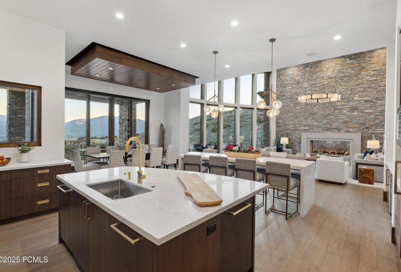 017_1703chimneyrockrd-13_634