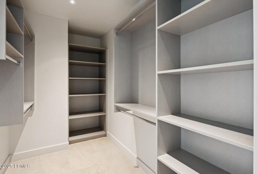 35_Closet_1800x1200_4239849
