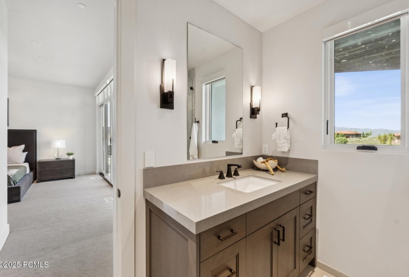 37_Bathroom_1800x1200_4239851