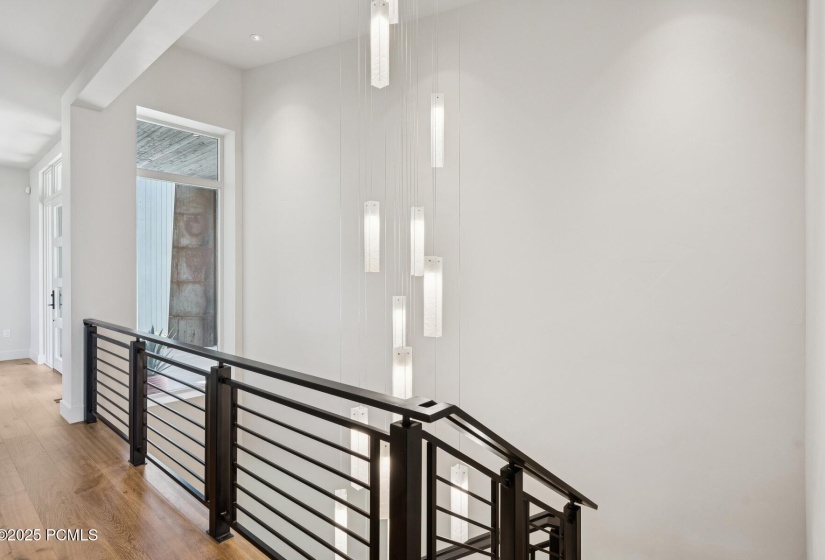 40_Hallway_1800x1200_4239854