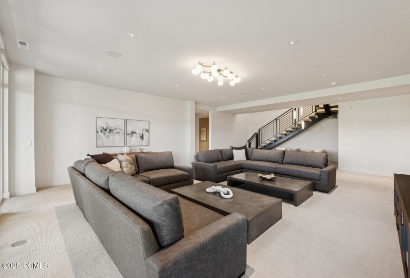 54_Familyroom_1800x1200_4239875