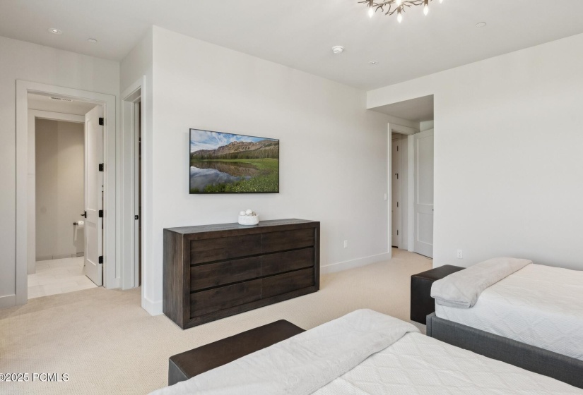 60_Bedroom_1800x1200_4239881