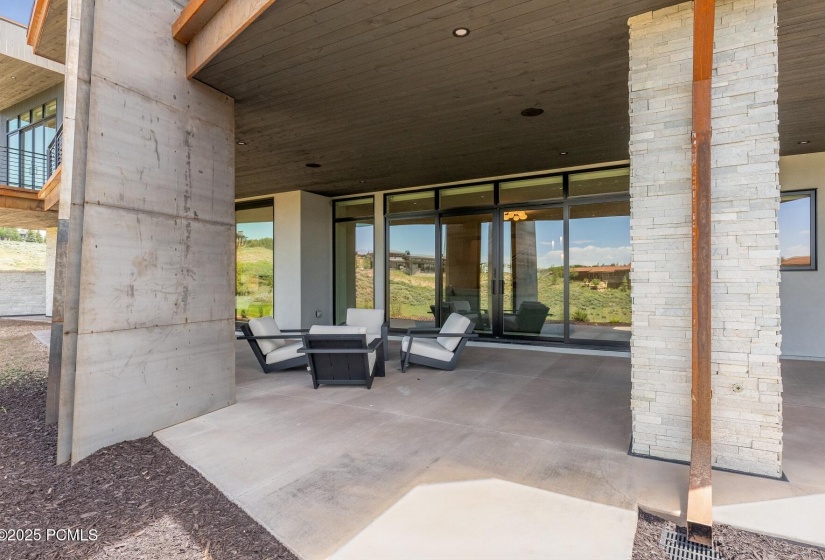 77_Exterior_1800x1200_4239898