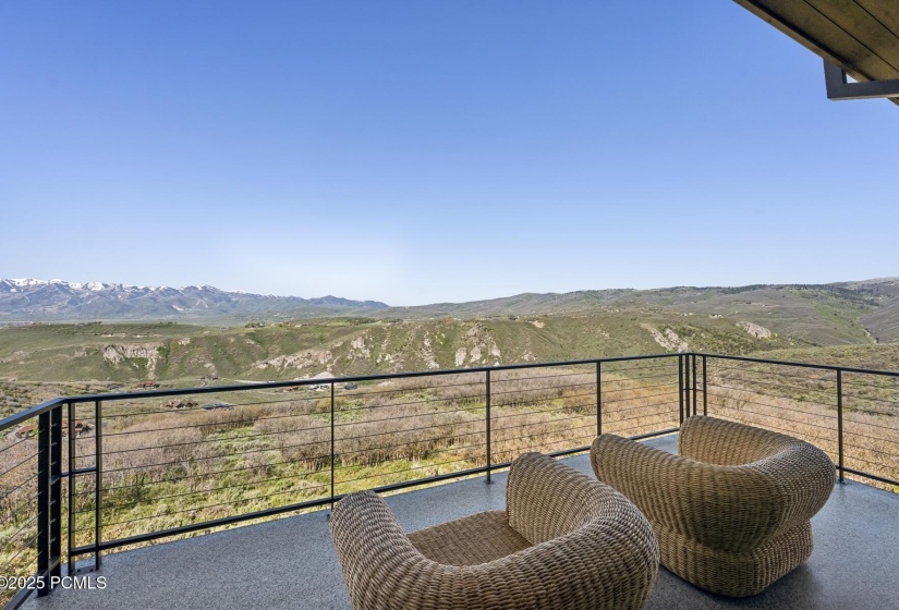 40_Balcony_1800x1200_4233013