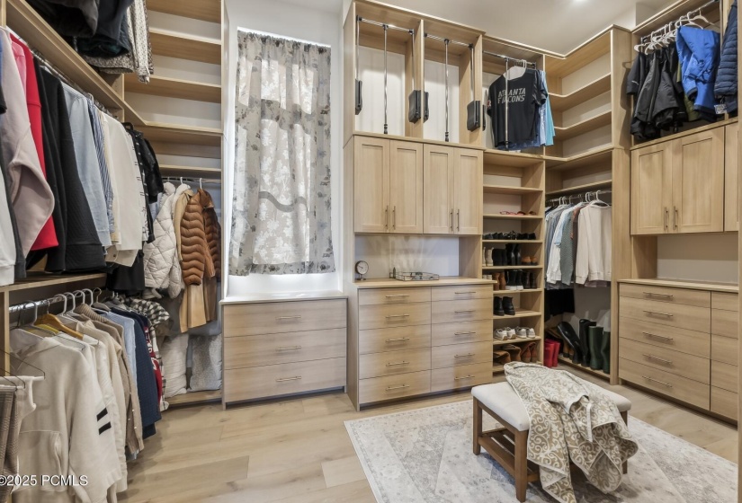 48_Closet_1800x1200_4233012