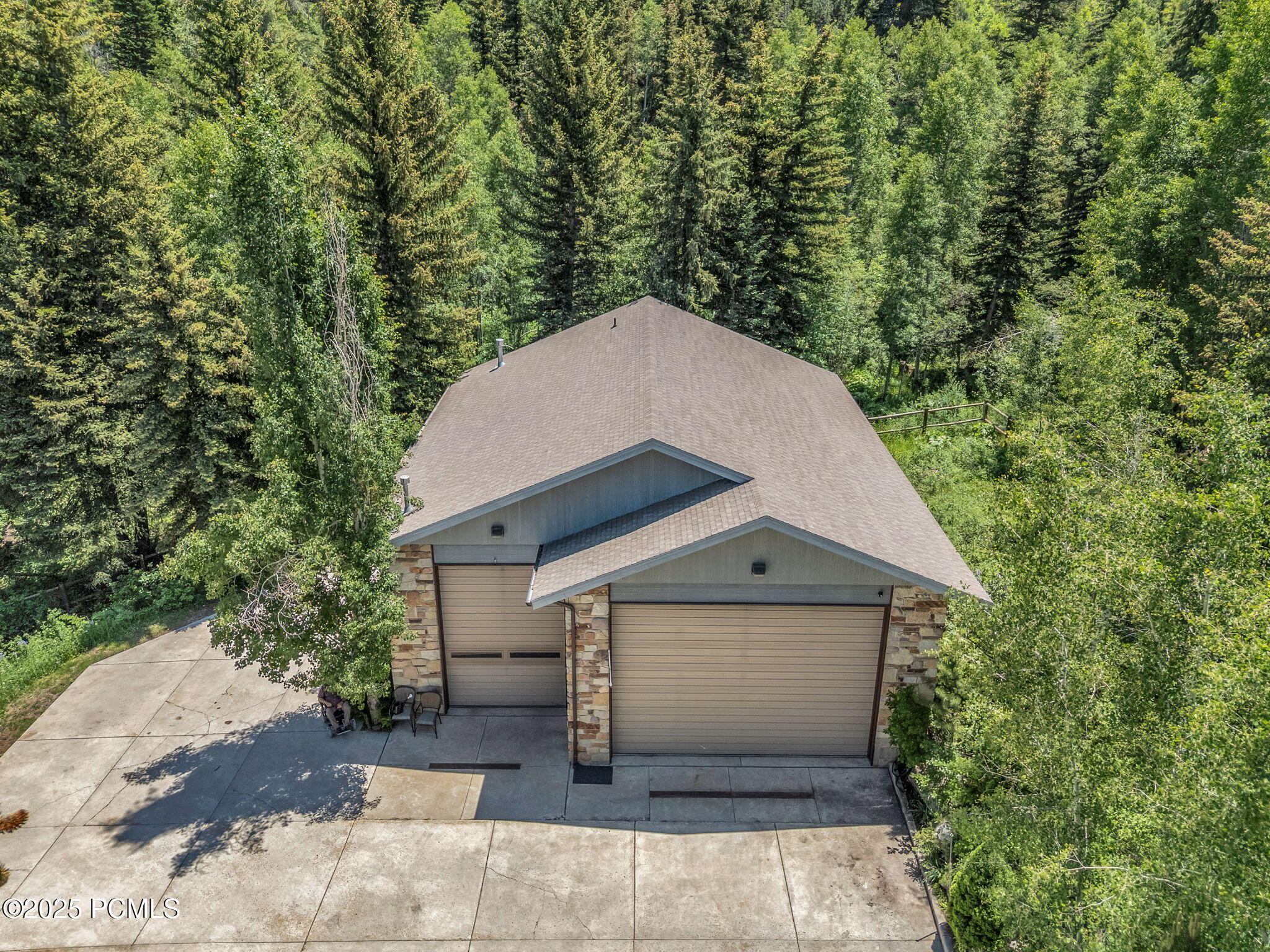 24-web-or-mls-7634-pinebrook-rd