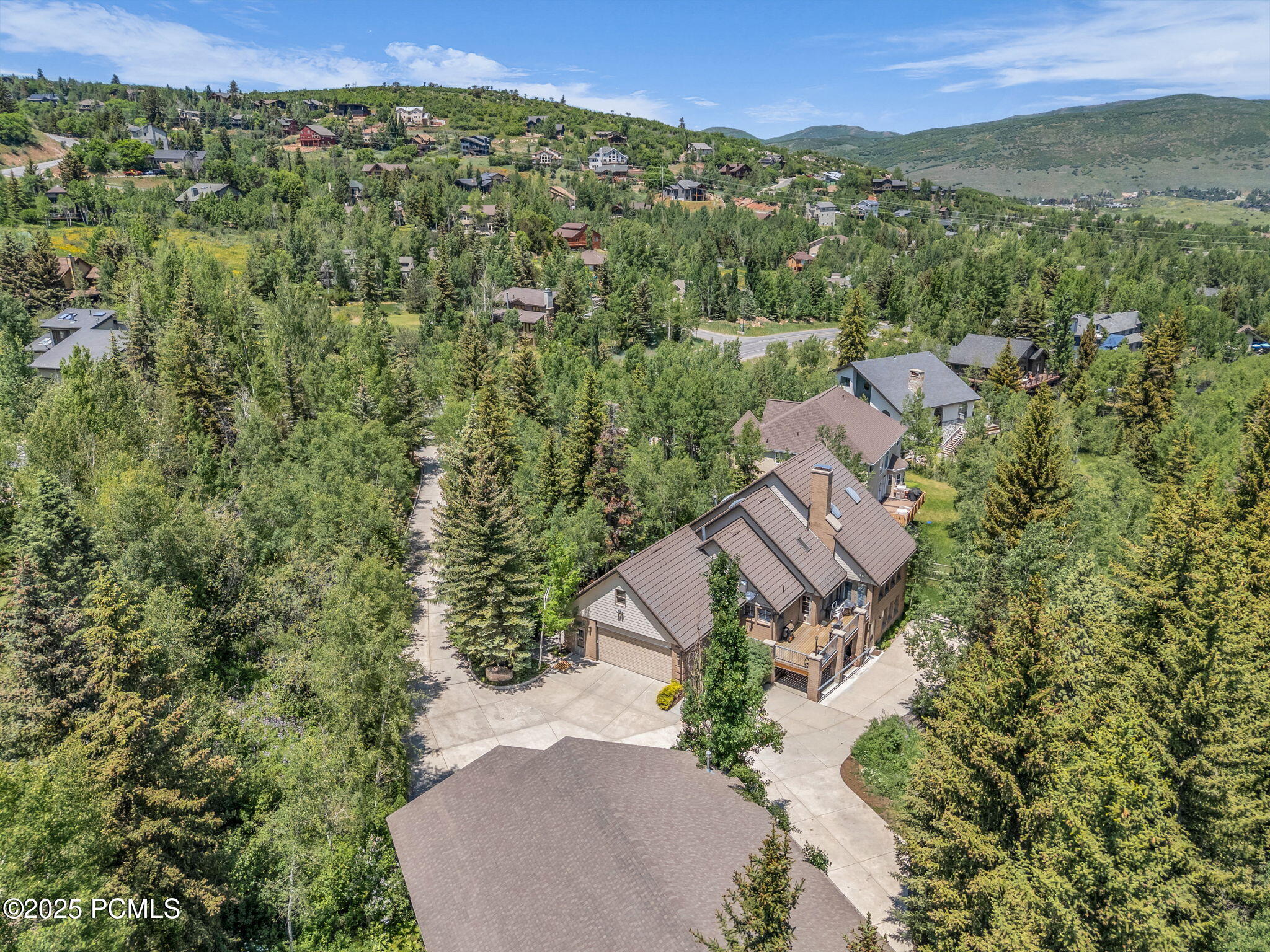27-web-or-mls-7634-pinebrook-rd