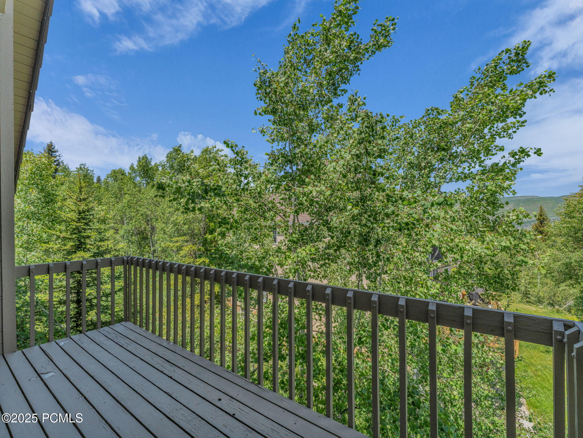 28-web-or-mls-7634-pinebrook-rd