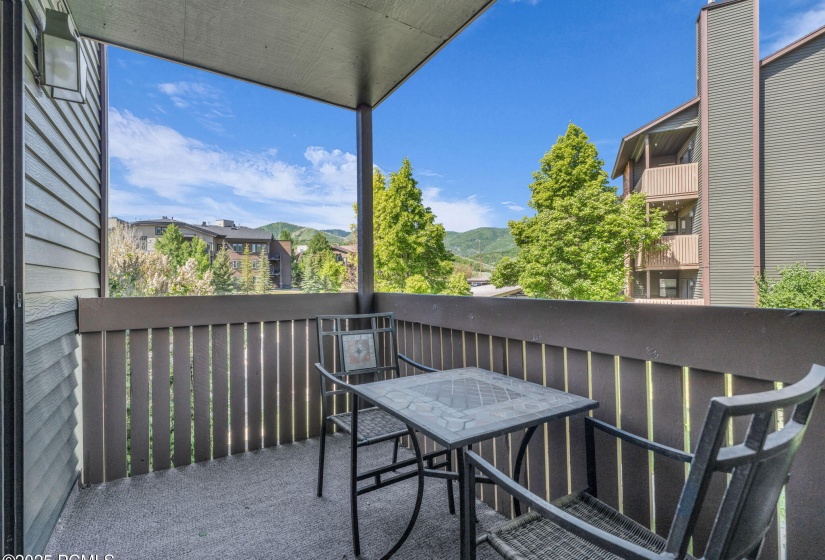 12-web-or-mls-6821-n-2200-w-unit-11c