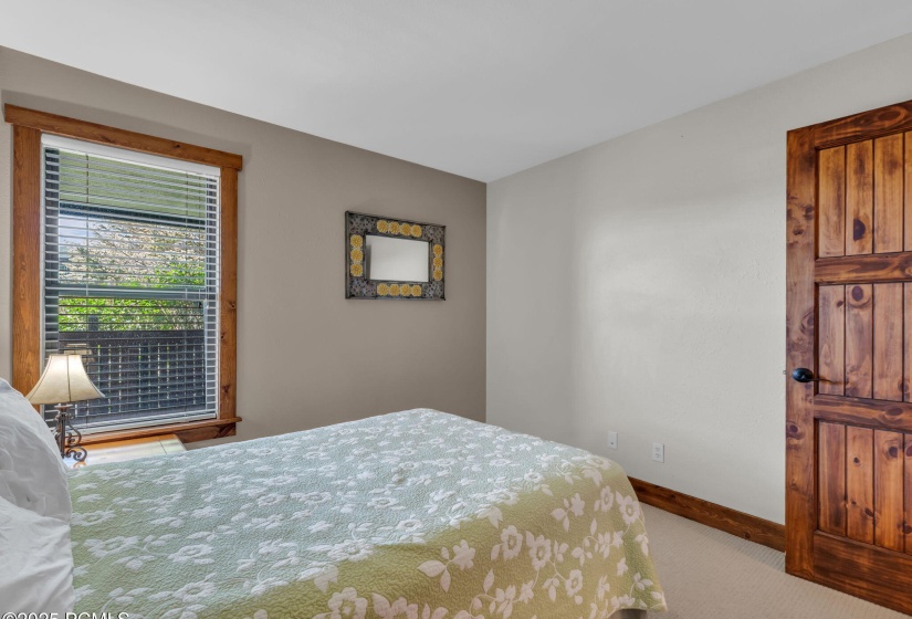7-web-or-mls-6821-n-2200-w-unit-11c