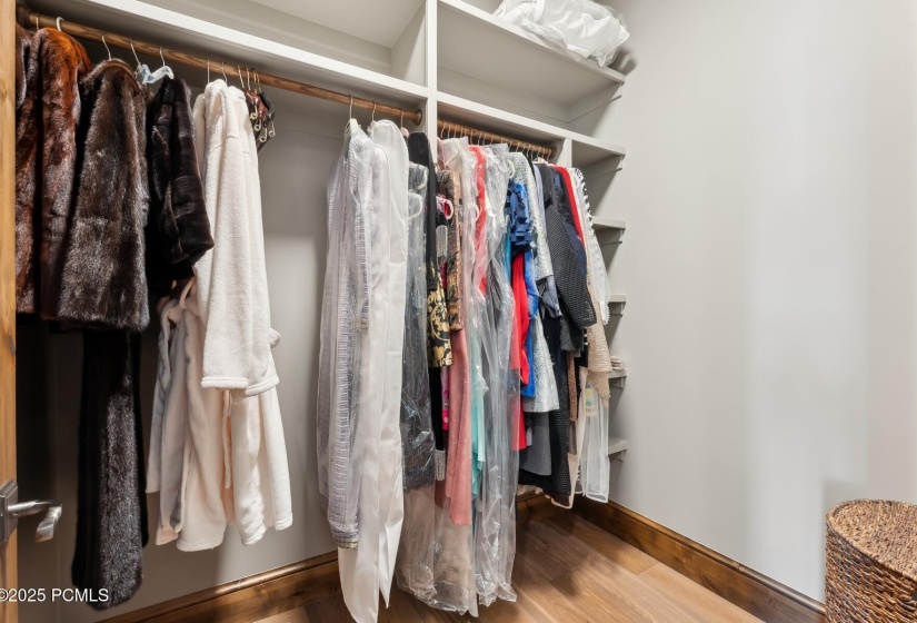 18_Closet_1800x1200_4210569