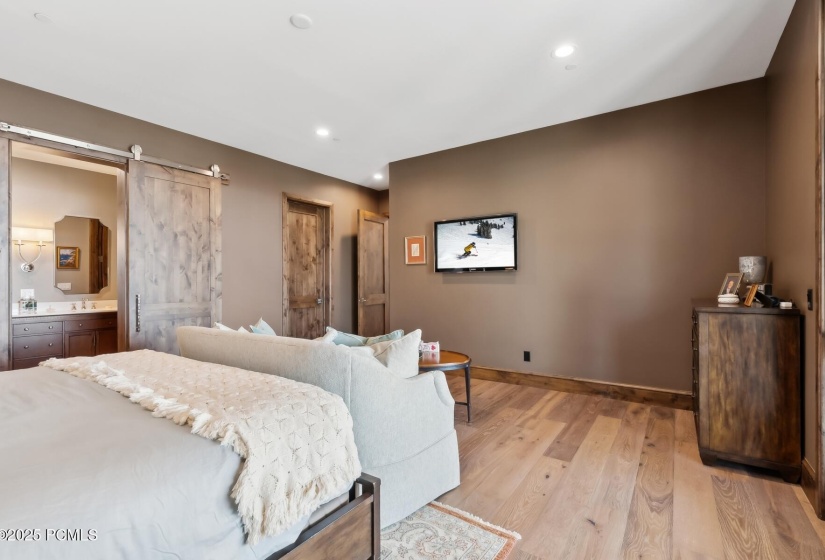 20_Bedroom_1800x1200_4210571