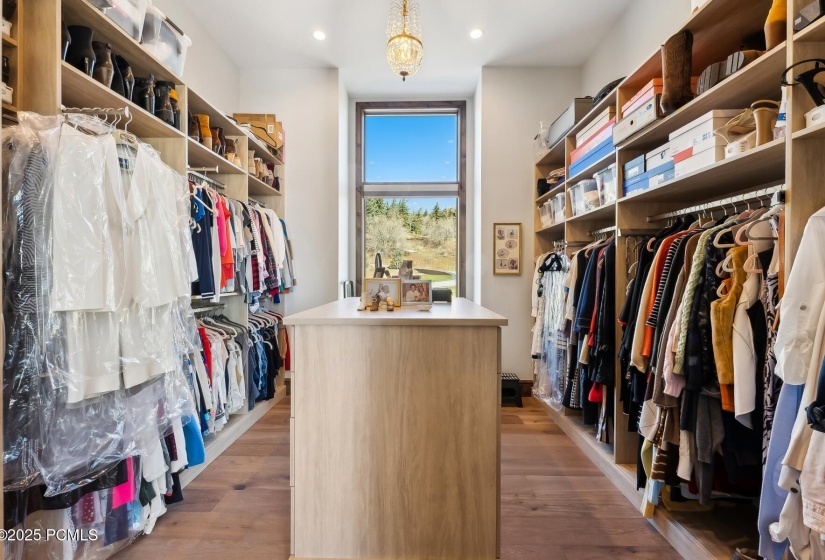 66_Closet_1800x1200_4211882