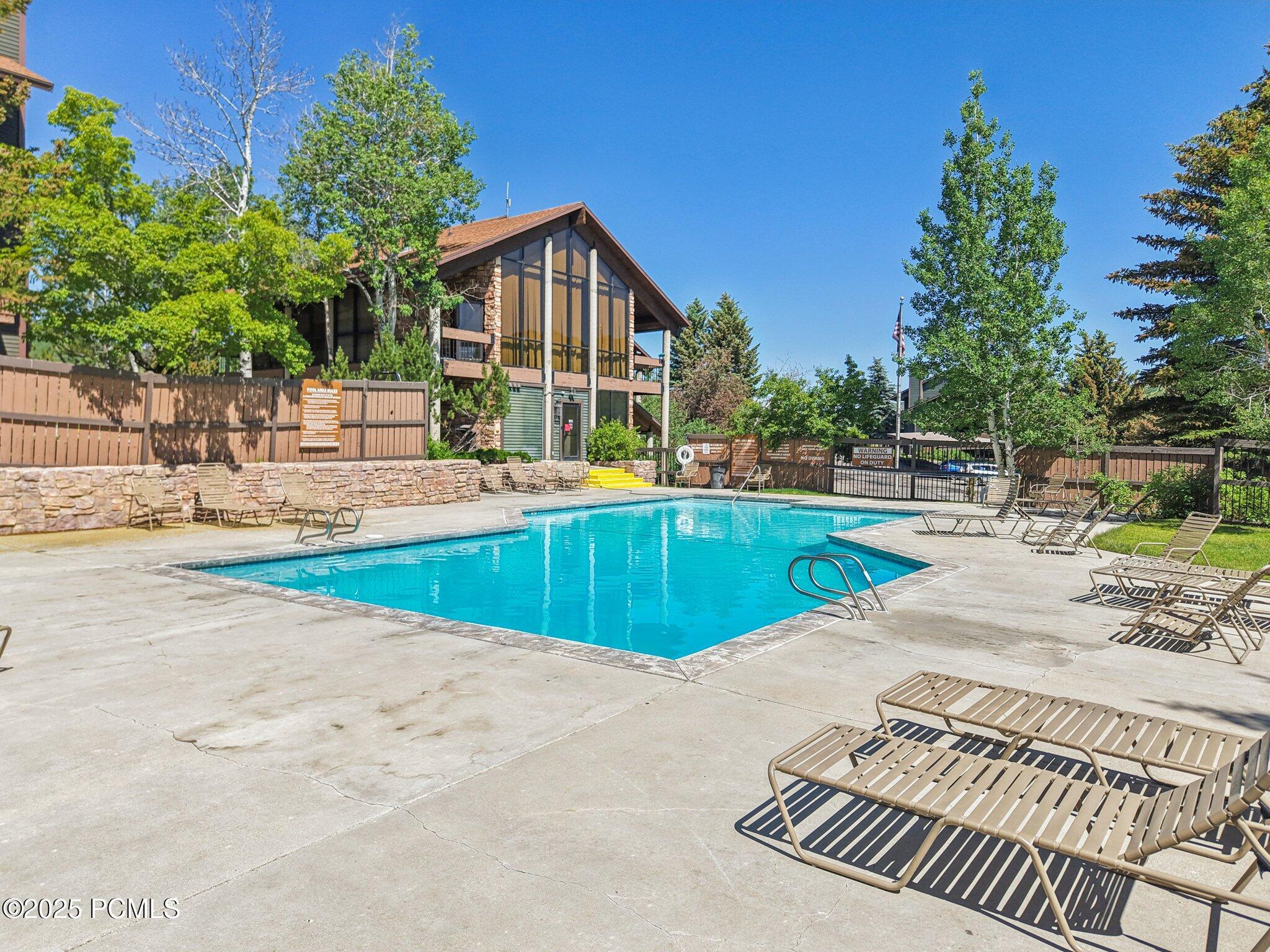 24-web-or-mls-N 2200 W 9i-1906-901