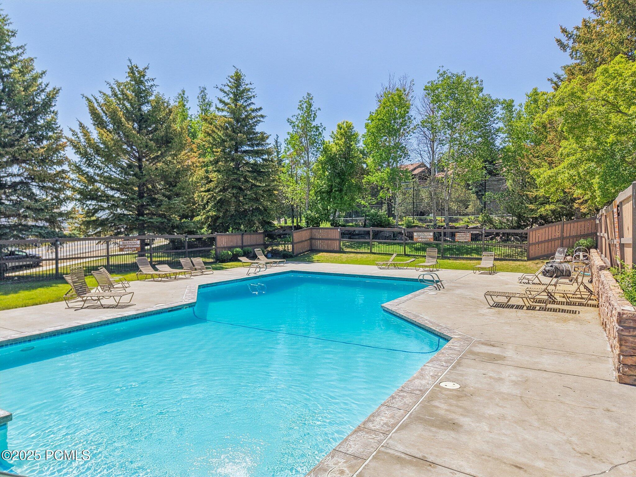 25-web-or-mls-N 2200 W 9i-1906-902