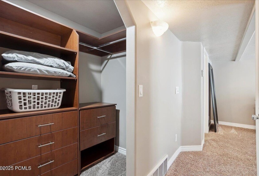 25-Bedroom Closet