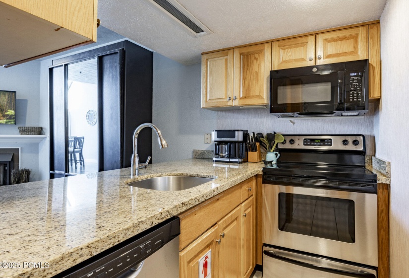 007_1415_lowell_avenue007_31