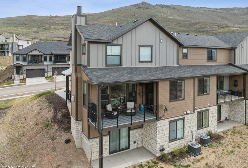 Rear Deck & Patio