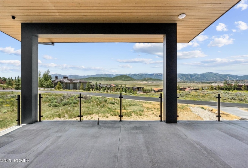 15_Deck-Area_1800x1200_4245230