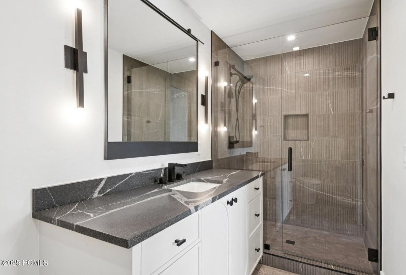 65_Bathroom_1800x1200_4245194