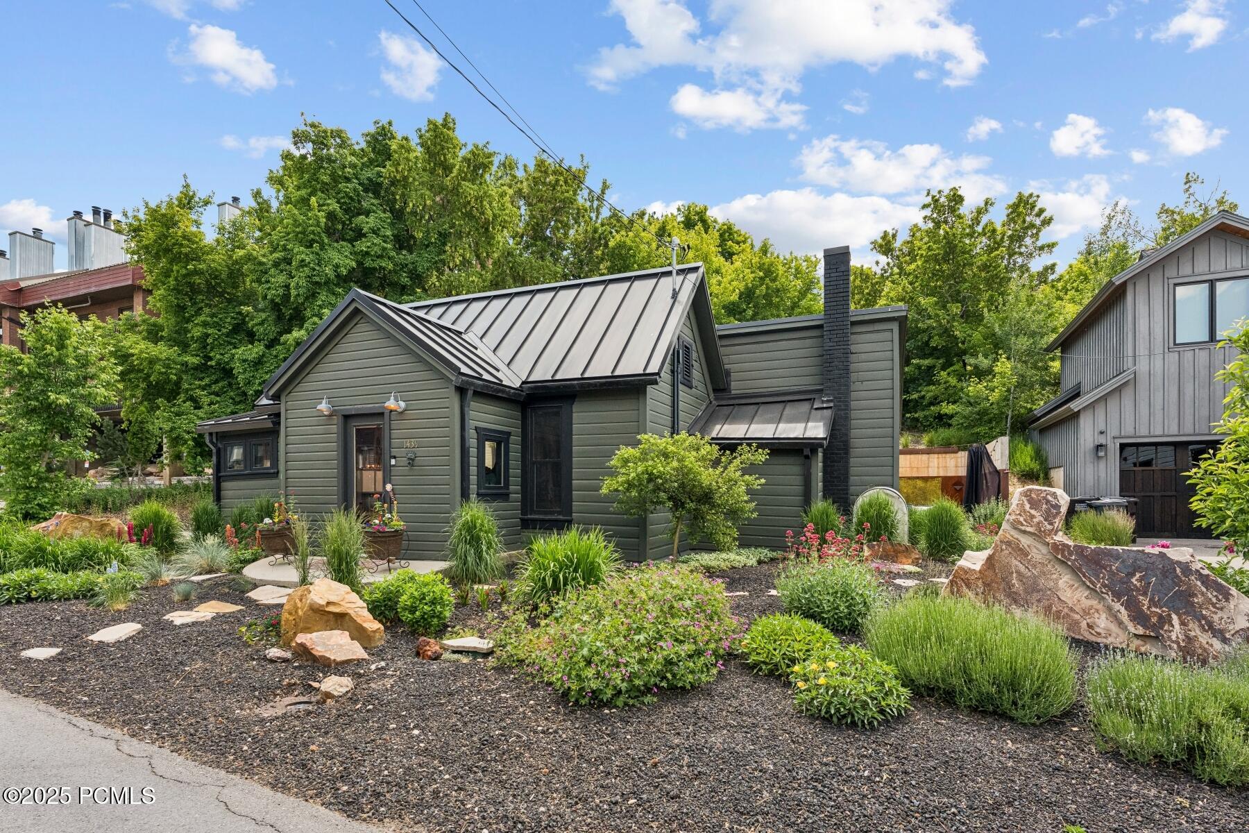 0_Exterior_1800x1200_4246020