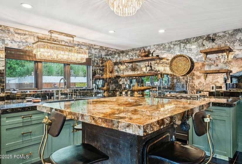 11_Kitchen-Dining_1800x1200_4245928