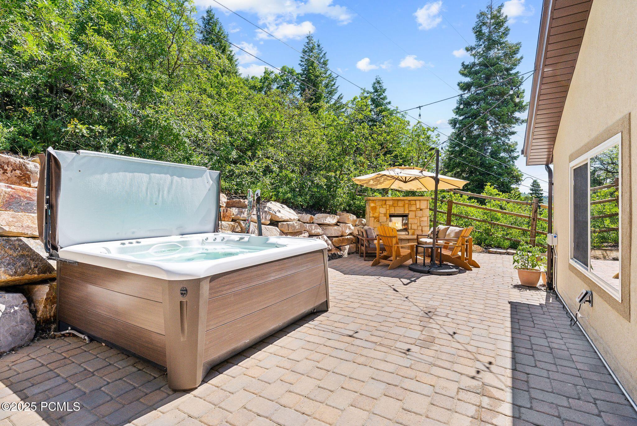 535 Crestview Dr_HDR041