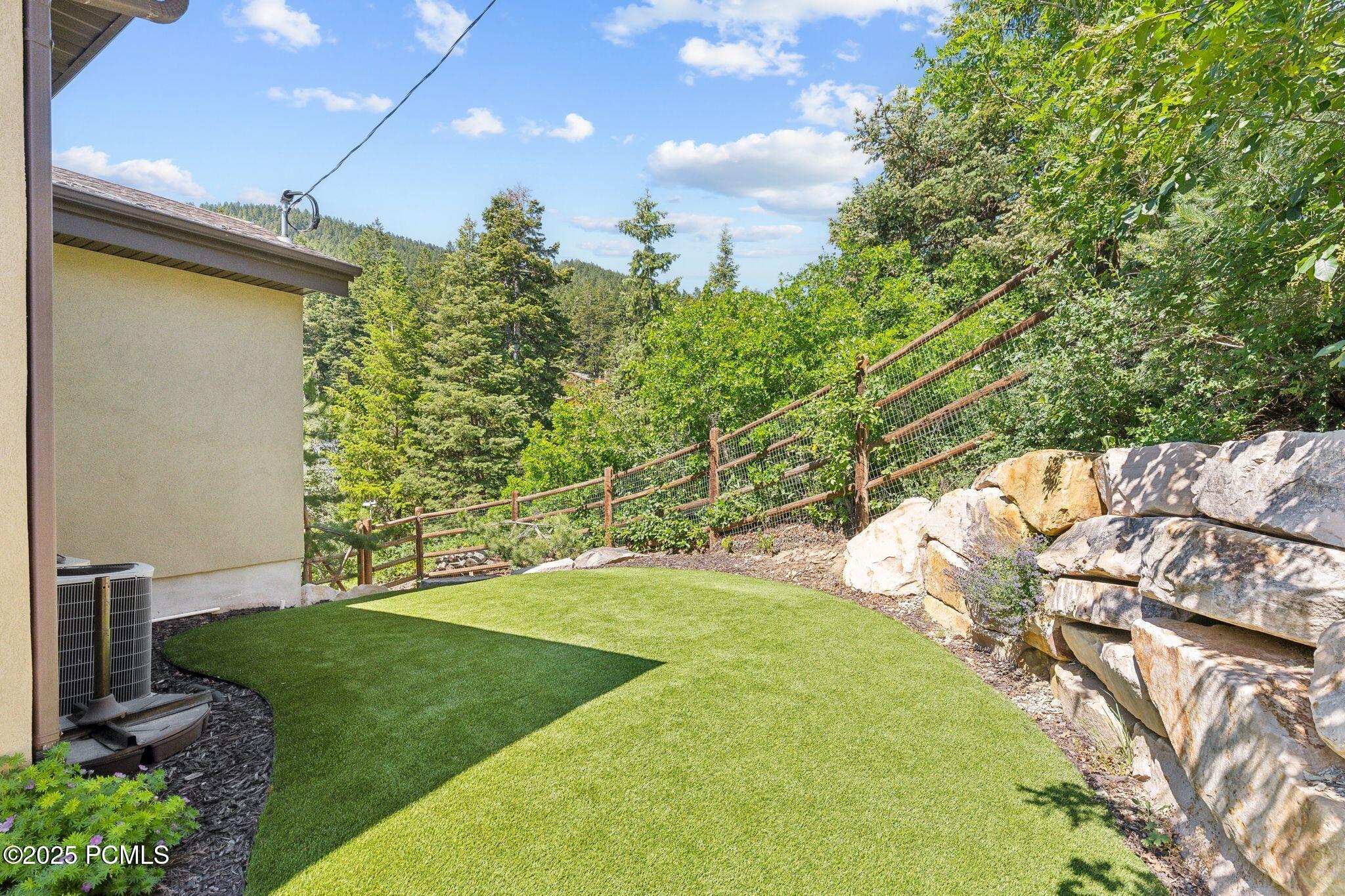 535 Crestview Dr_HDR042