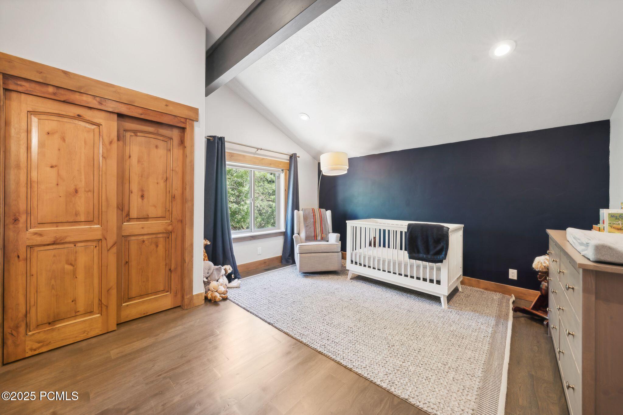 535 Crestview Dr_HDR018