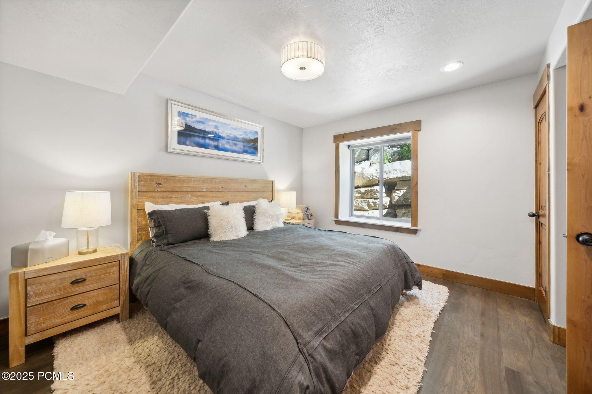 535 Crestview Dr_HDR001