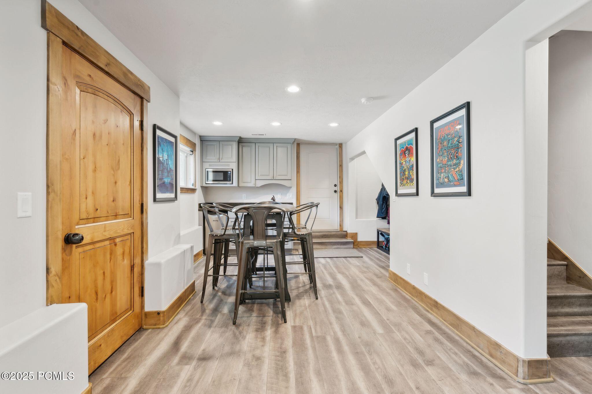 535 Crestview Dr_HDR022