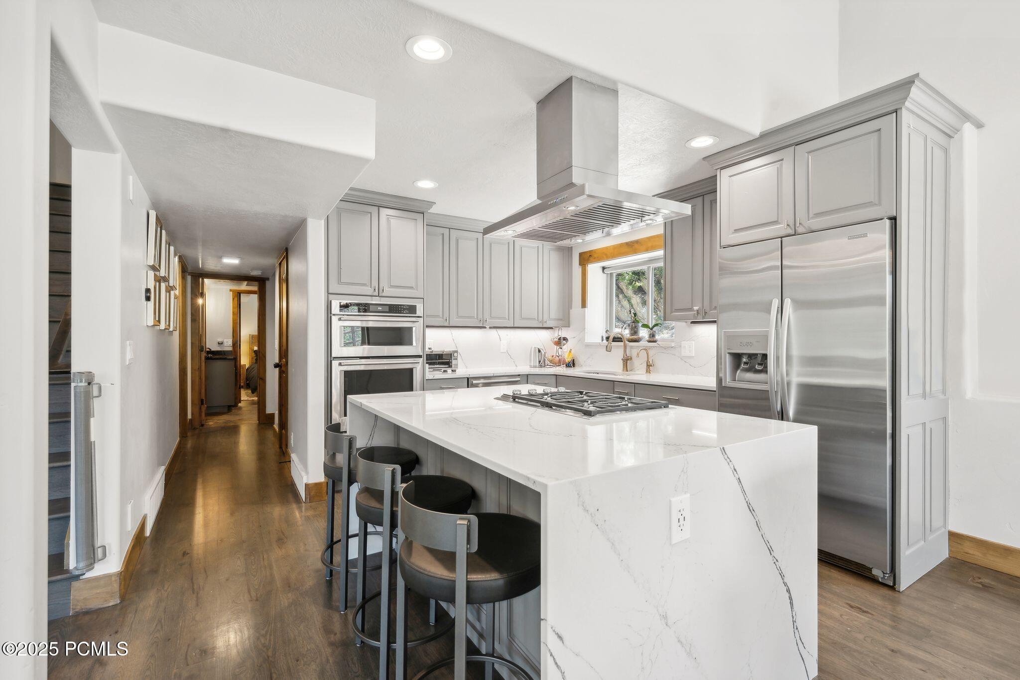 535 Crestview Dr_HDR028