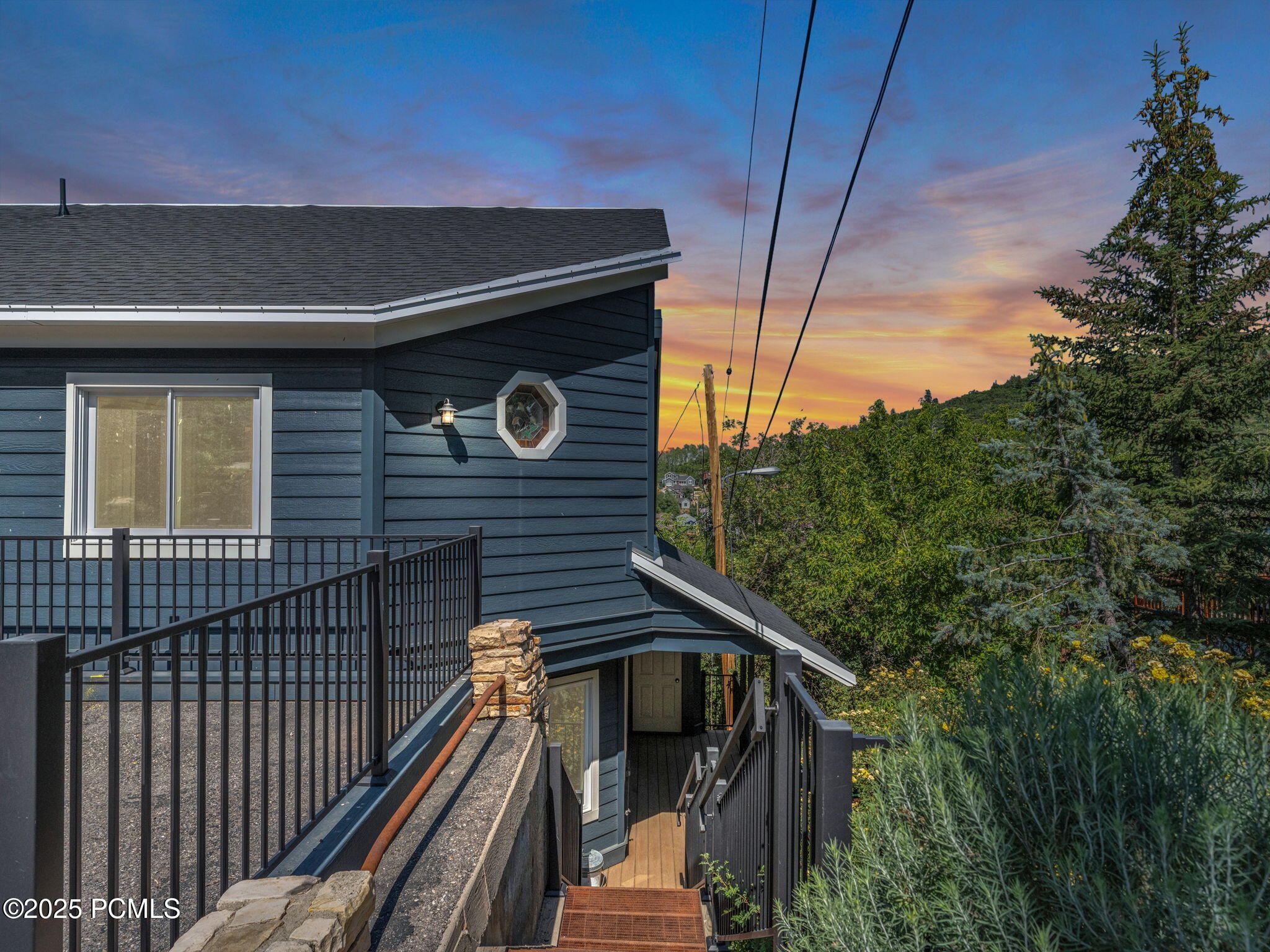 1-web-or-mls-304-upper-norfolk-ave