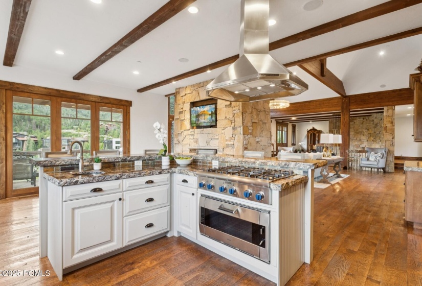 28_Kitchen_1800x1200_4249644