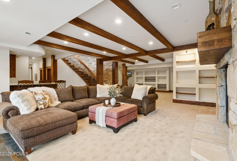 57_Family-Room_1800x1200_4249677