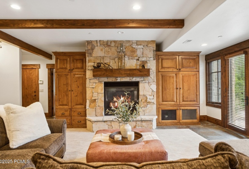60_Family-Room_1800x1200_4249676