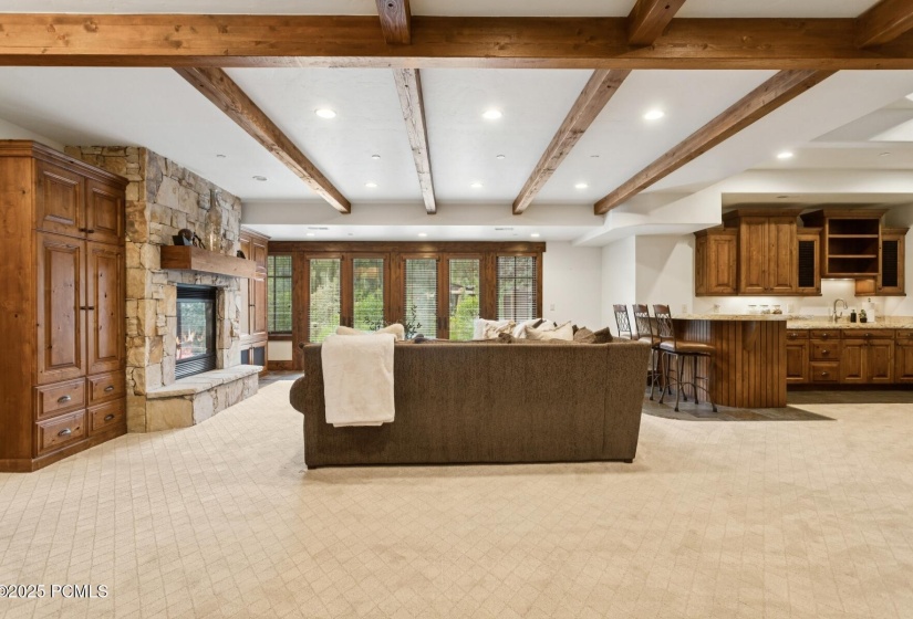 61_Family-Room_1800x1200_4249678